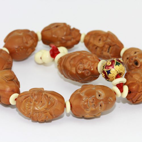 18 พระอรหันต์ไม้แกะสลัก