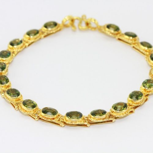 สร้อยข้อมือพลอยเขียว