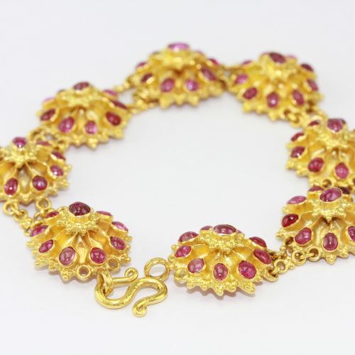 สร้อยข้อมือพลอยแดง