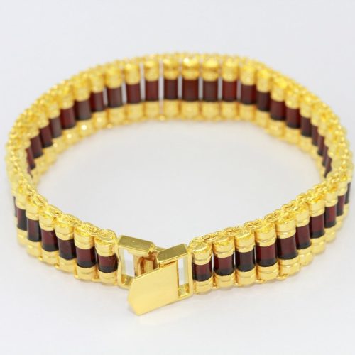 สร้อยข้อมือโกเมน