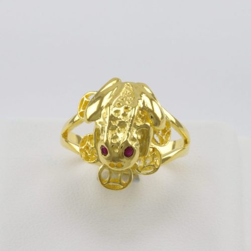 แหวนกบคาบเหรียญทองคำ