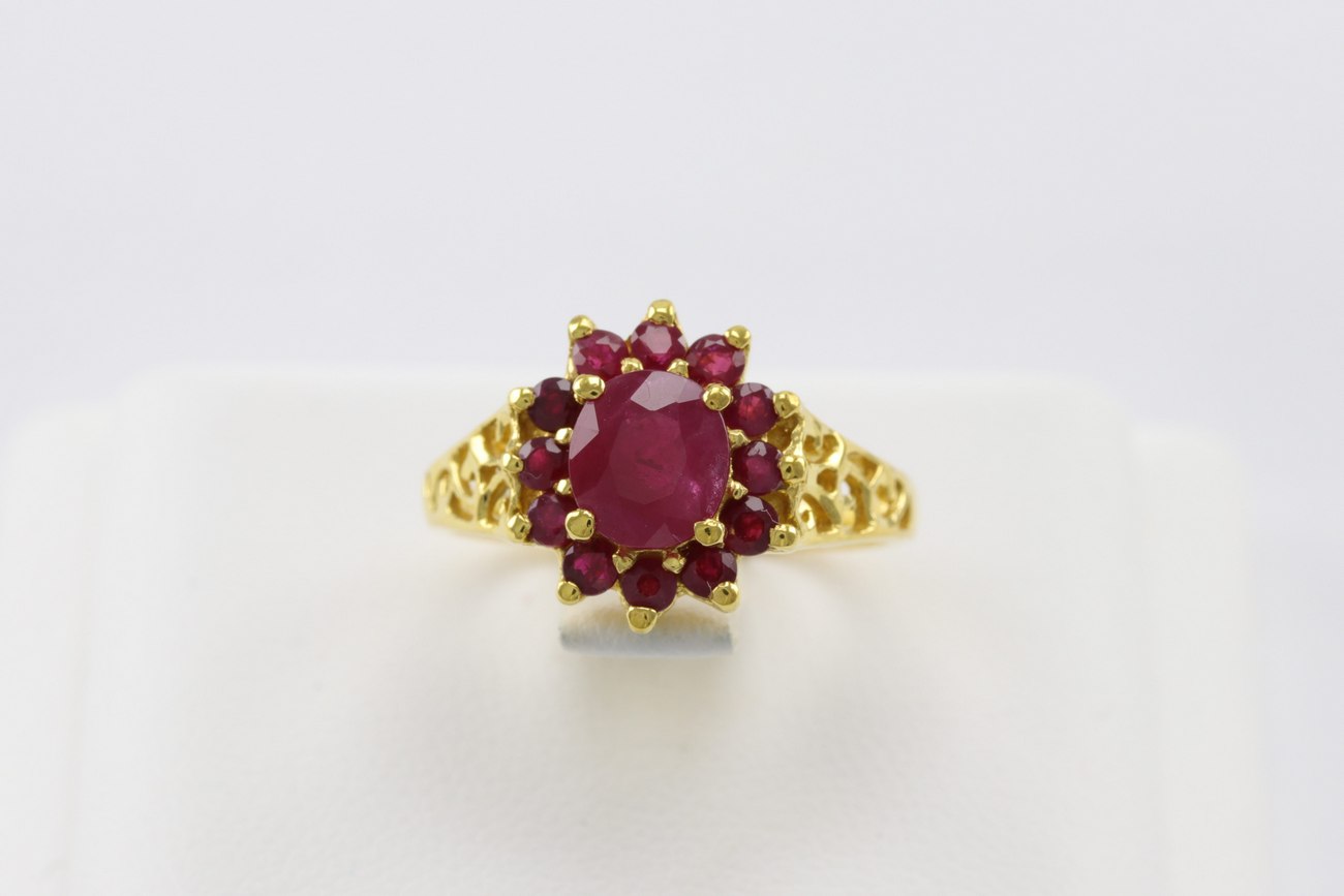 แหวนพลอยแดงทองฉลุลาย-6