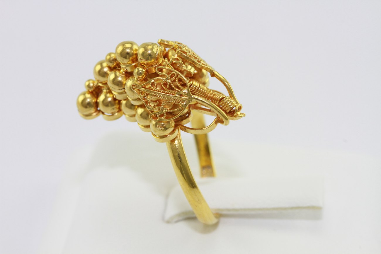 แหวนพวงองุ่นทองคำ-1