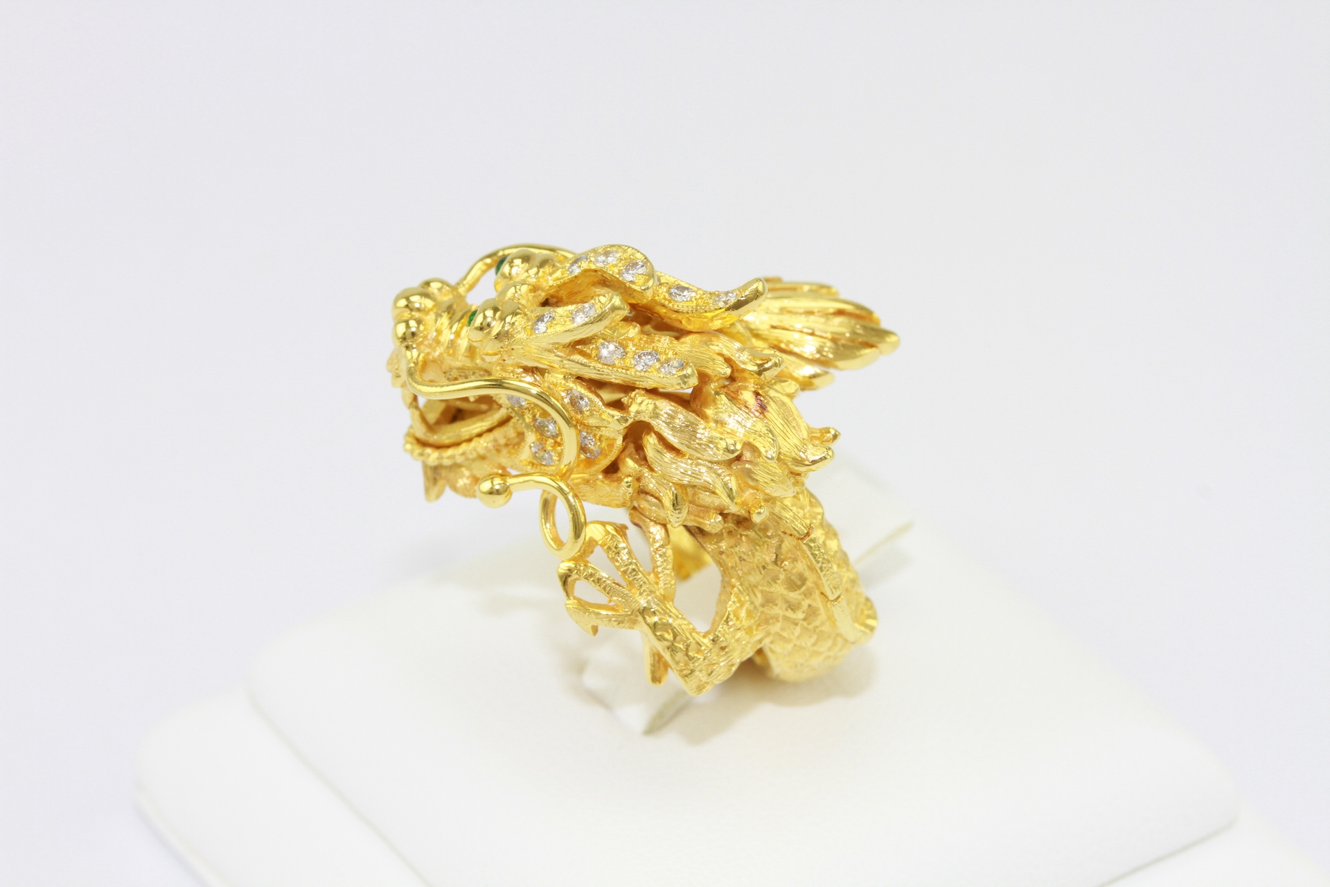 แหวนมังกรทองคำประดับเพชร-5