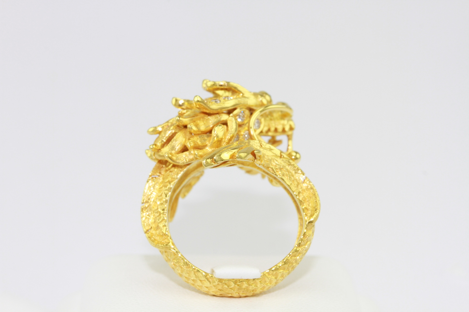 แหวนมังกรทองคำประดับเพชร-9