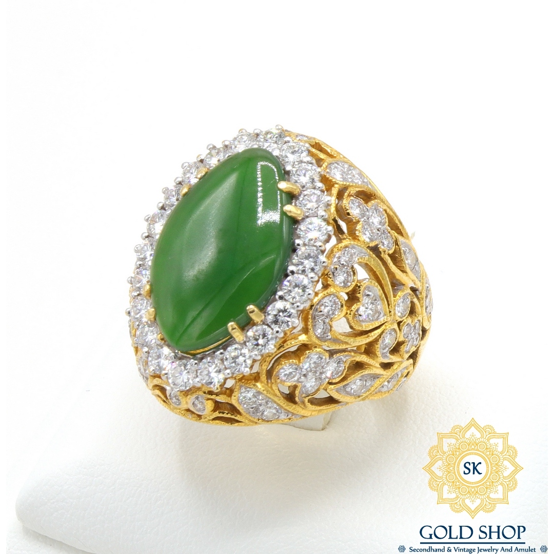 แหวนหยกล้อมเพชรฉลุลาย-2