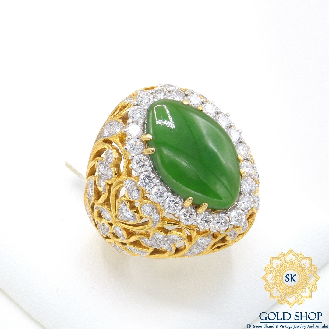 แหวนหยกล้อมเพชรฉลุลาย-3