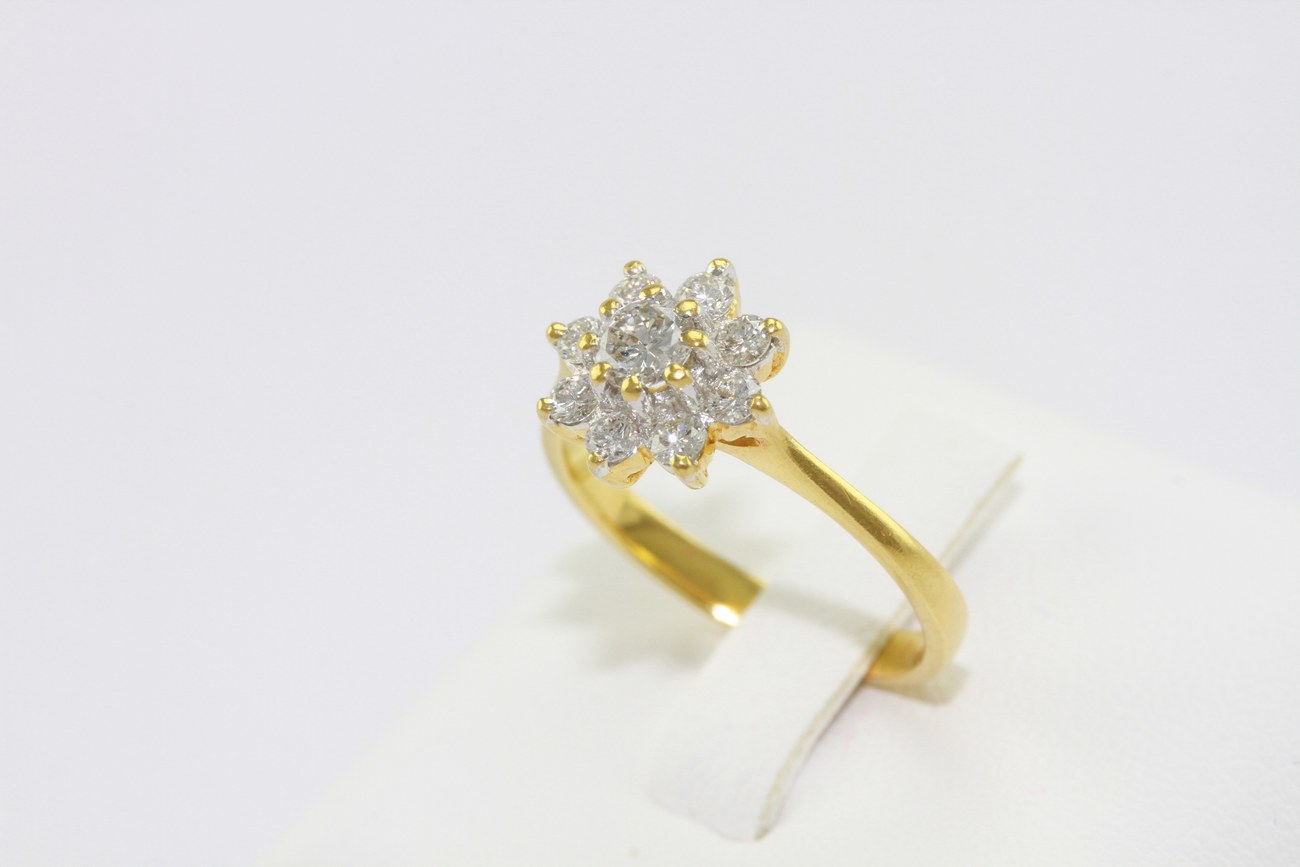 แหวนเพชรกระจุกดอกไม้-3