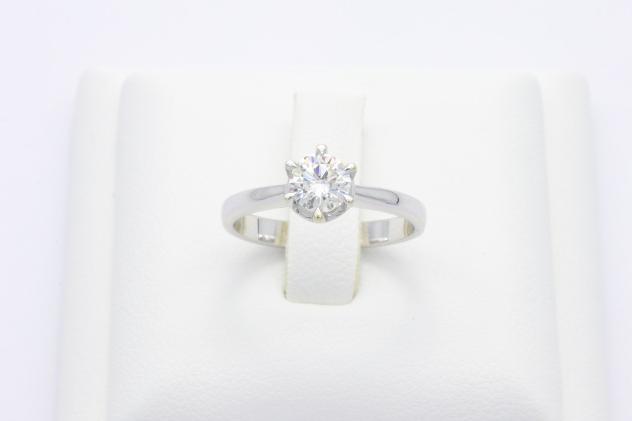 แหวนเพชรกลมเม็ดเดี่ยว-1