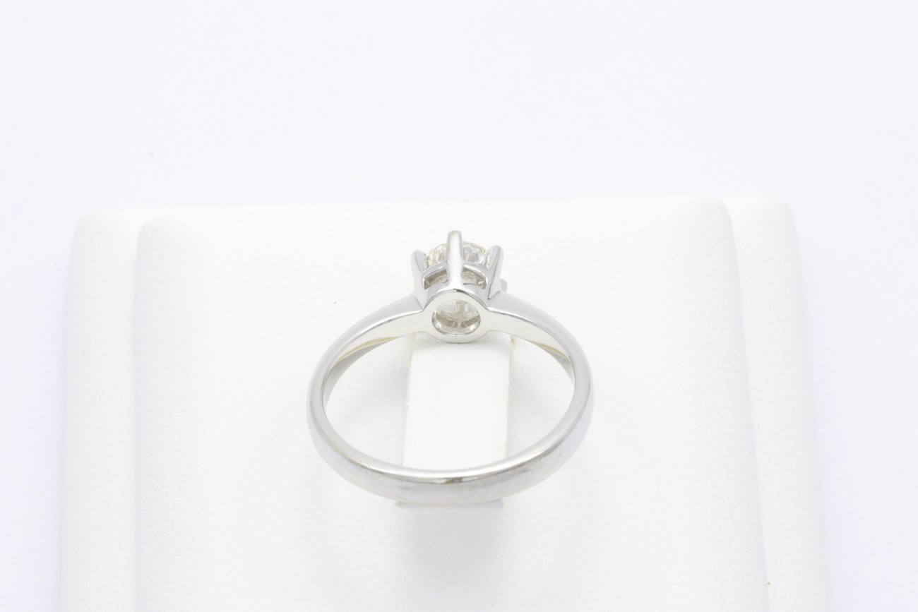 แหวนเพชรกลมเม็ดเดี่ยว-4