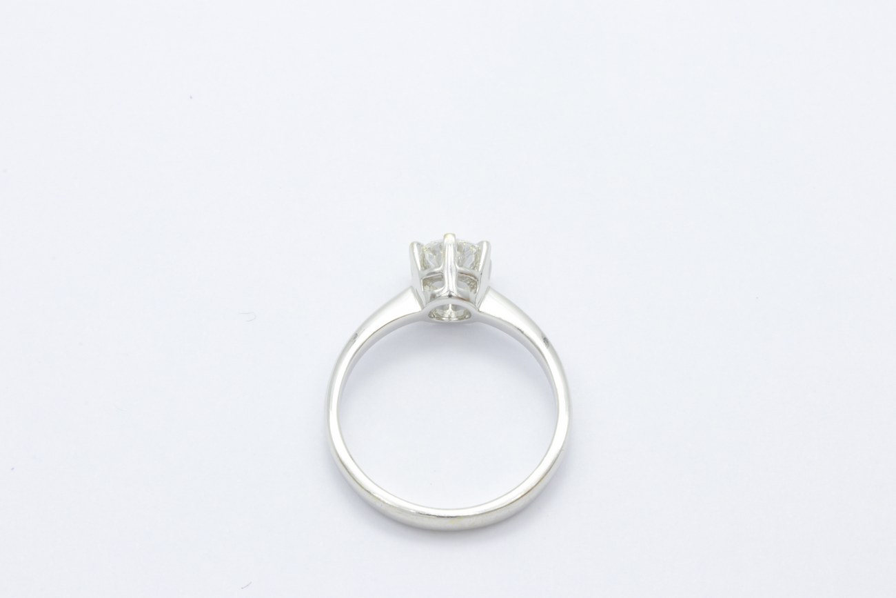 แหวนเพชรกลมเม็ดเดี่ยว-6