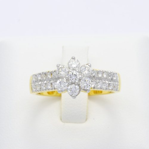 แหวนเพชรดอกไม้