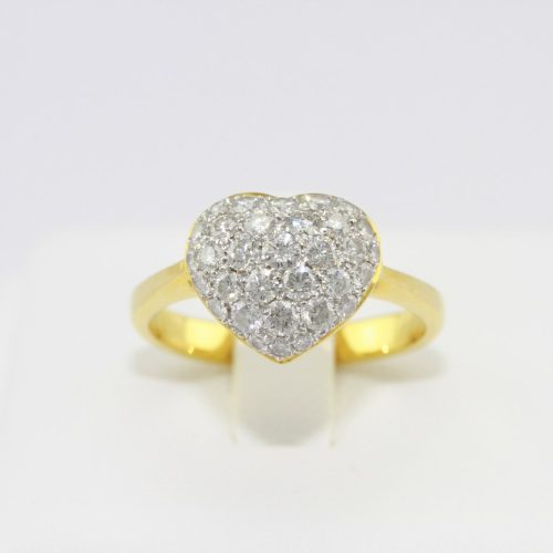 แหวนเพชรหัวใจฝังจิกไข่ปลา