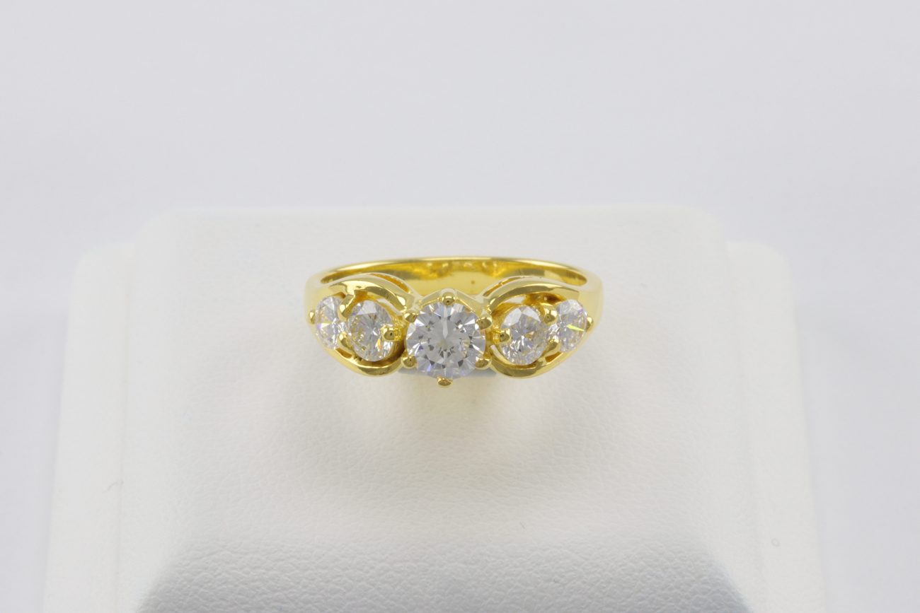 แหวนเพชรห้าเม็ด-1