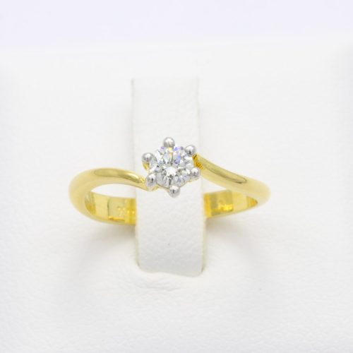 แหวนเพชรเม็ดเดี่ยว