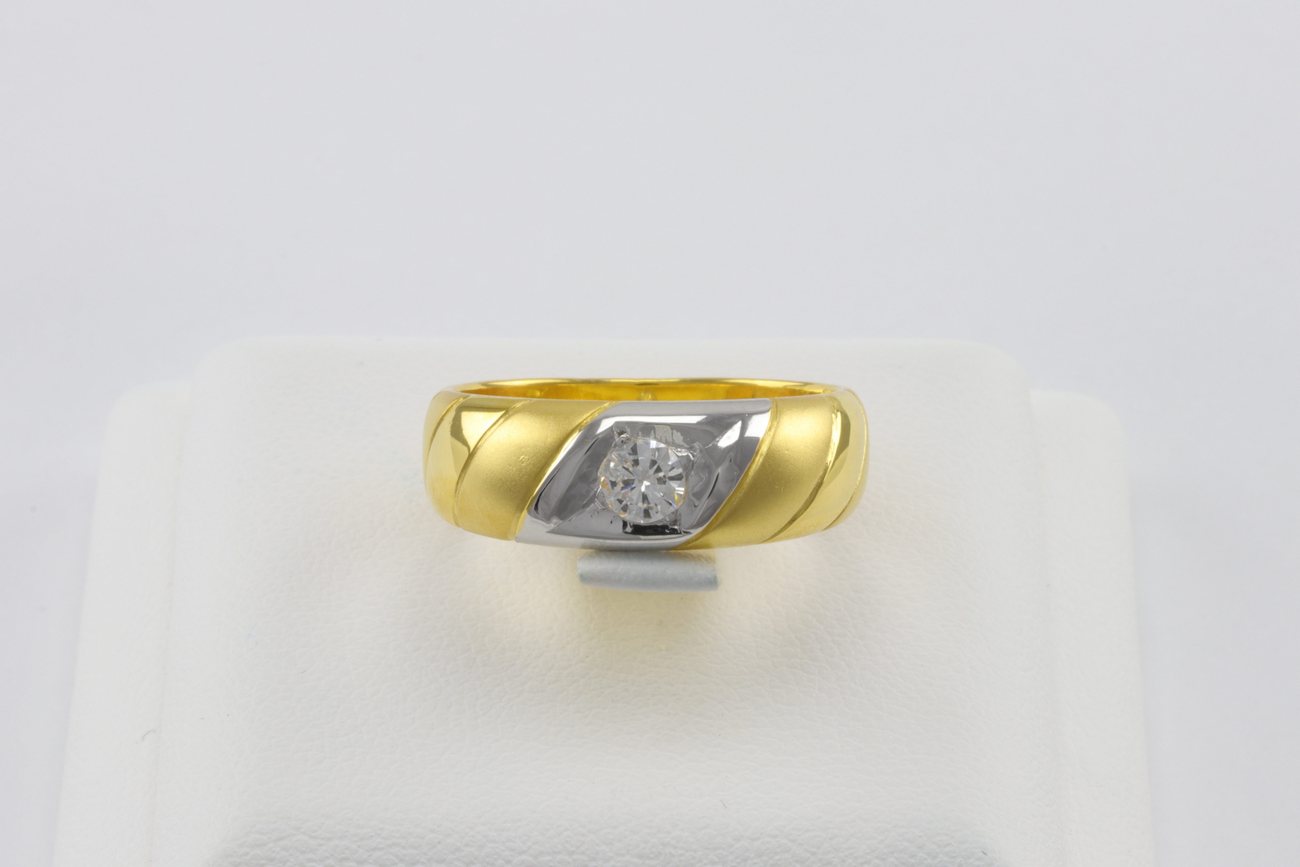 แหวนเพชรเม็ดเดี่ยวทองสลับลาย-4