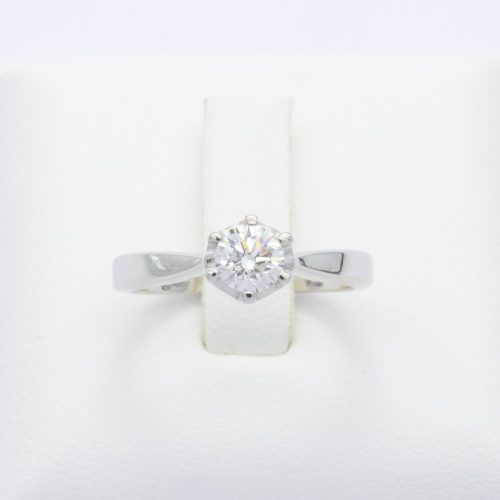 แหวนเพชรเม็ดเดี่ยว