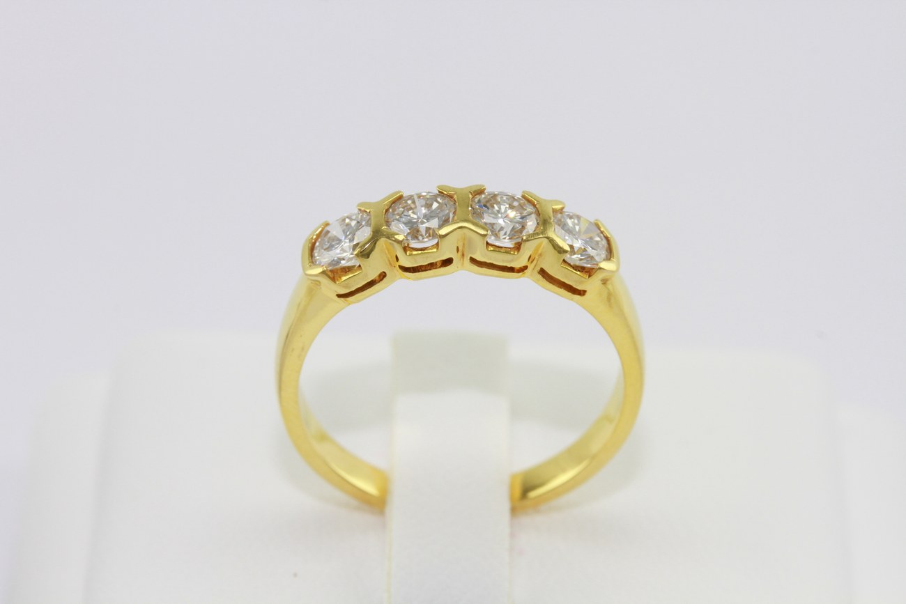 แหวนเพชรแถวสี่เม็ด-3