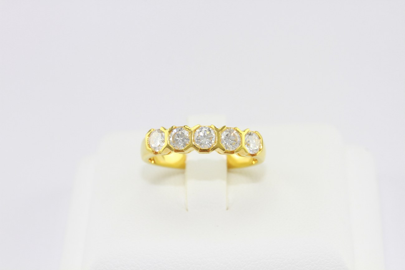 แหวนเพชรแถวห้าเม็ดรังผึ้ง-1