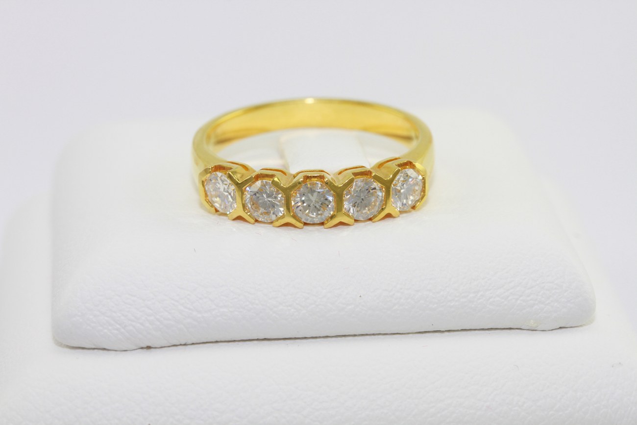 แหวนเพชรแถวห้าเม็ดรังผึ้ง-6