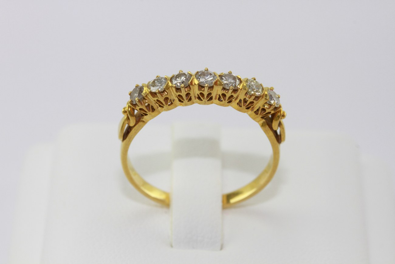 แหวนเพชรแถวเจ็ดเม็ด-1